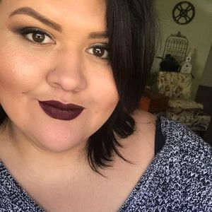 Meet your Posher, Chloe